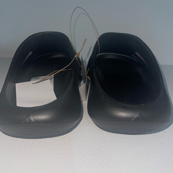 Adidas Adifom IIInfinity Slide Black Sandals Sleek Comfort Design NWT Unisex - Picture 10 of 11